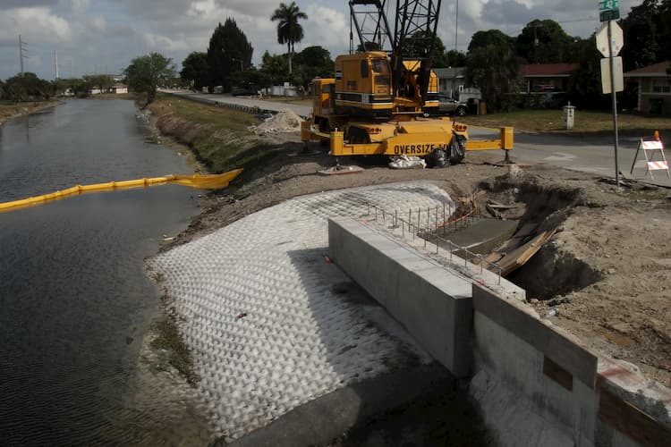 Bridge_abutment_after_HYDROTEX_installation