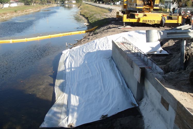 Bridge_abutment_before_HYDROTEX_installation