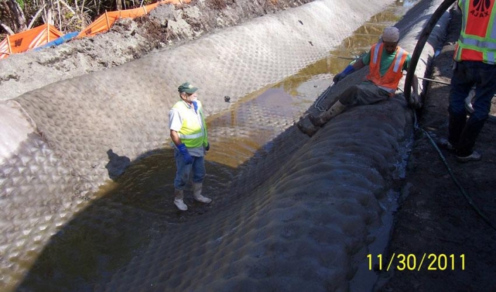 fabric_formed_concrete_ditch_lining